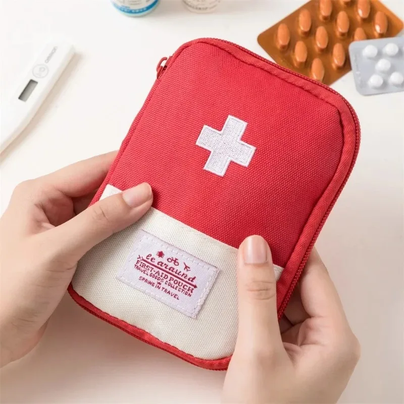 Przenośna Apteczka Torba Medyc – Field Dressing Kit recenzja i cena